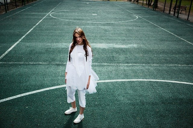 tennis-court-2385378_640